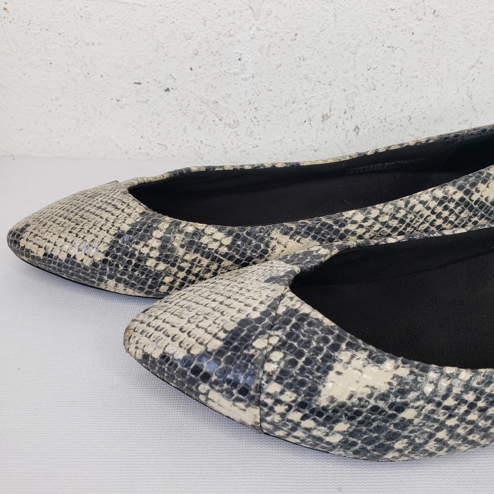 Vionic Caballo Snake Print Leather Pointed Shoes - image 7